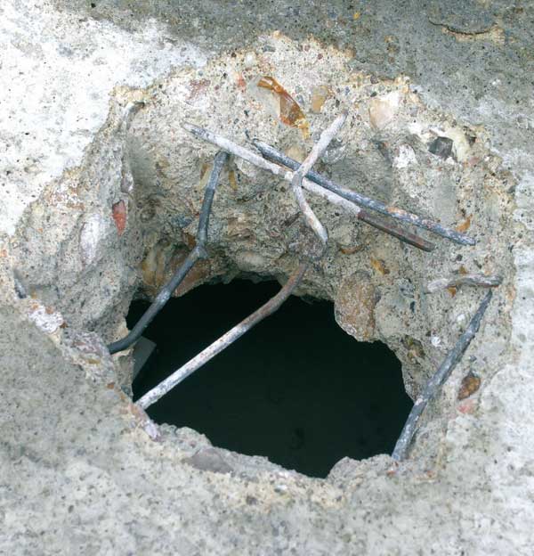 Trou réalisé au perforateur